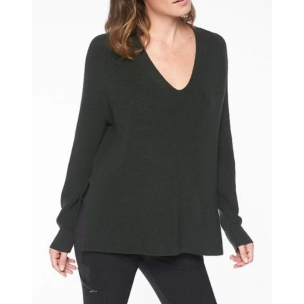 Athleta Switchback Pullover Sweater Green Merino Wool V-Neck 354141 Medium NWT